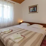 Apartment Mavarcica A4