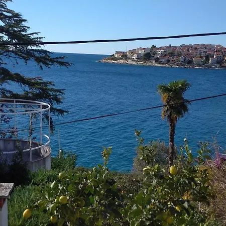 Apartamento Mavarcica A4 *
